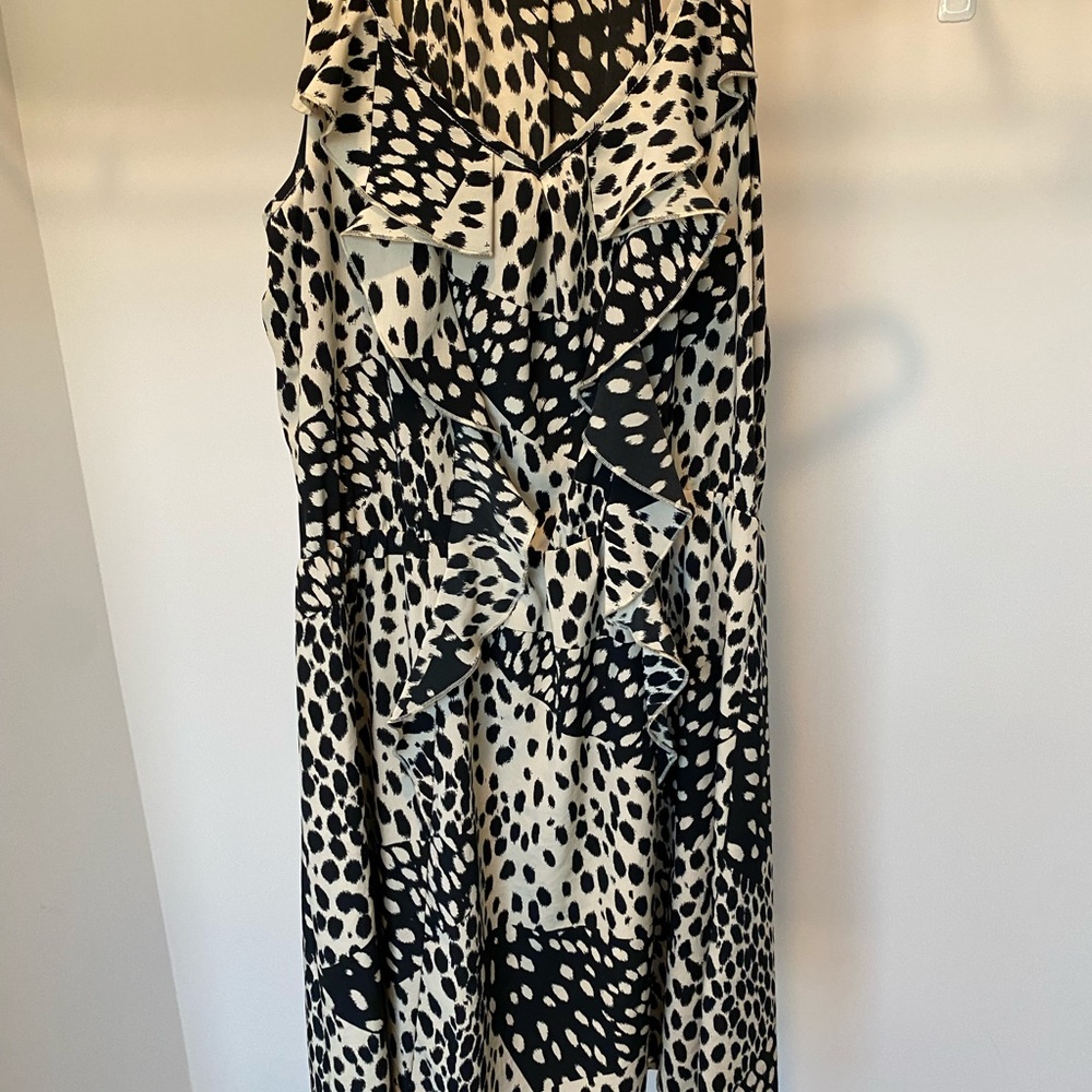 Short Black and Beige summer dress with ruffles - Picture 2 of 6